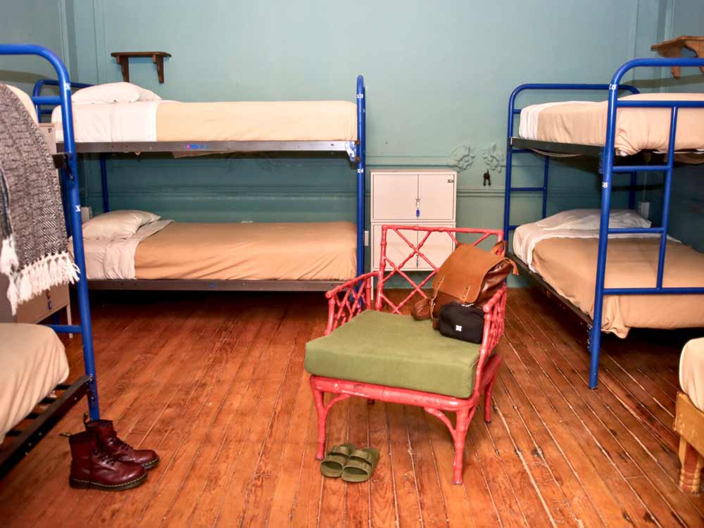 FRIDA — Dormitorio Solo para Mujeres - 5 Camas